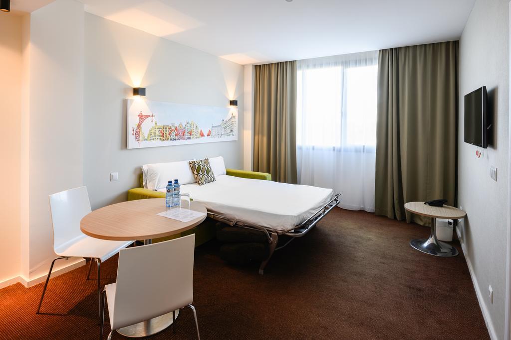 B&B Hotel Barcelona Sant Cugat Sant Cugat del Vallès Δωμάτιο φωτογραφία